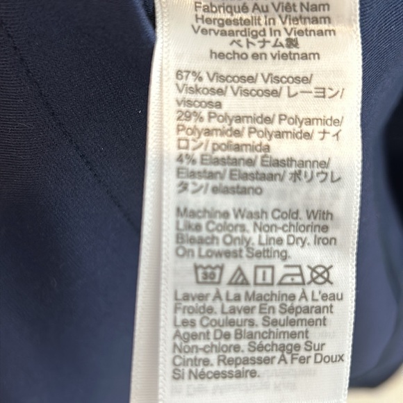 J. CREW NWT Navy Ponte Dress size 6 back zip
Short sleeves - Picture 5 of 6